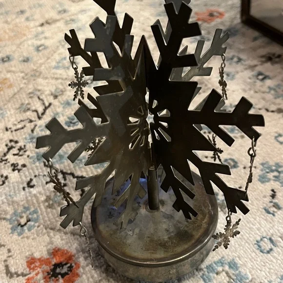 Vintage Metal Silver Snowflake Musicbox Decor - Picture 13 of 17